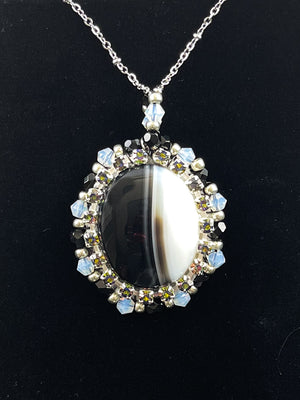 
            
                Load image into Gallery viewer, Stunning Black and White Beaded Sardonyx Gemstone Necklace
            
        