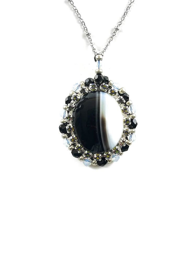 Stunning Black and White Beaded Sardonyx Gemstone Necklace