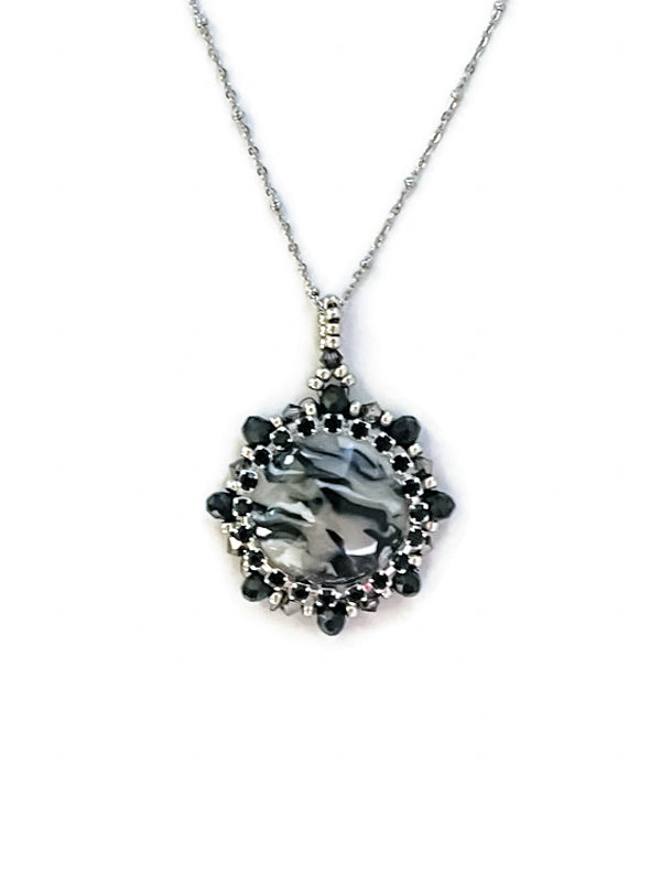 Beautiful Black and White Marbled Beaded Pendant Necklace