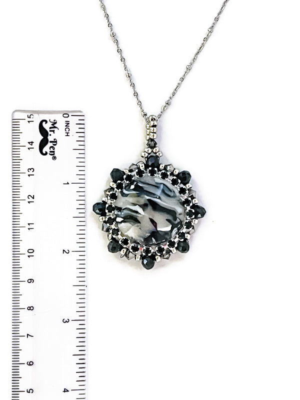 Beautiful Black and White Marbled Beaded Pendant Necklace