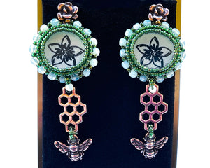 
            
                Load image into Gallery viewer, Beaded Flower and Bee Earrings
            
        