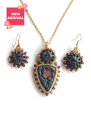 Fabulous handmade beaded purple flower necklace and earrings set