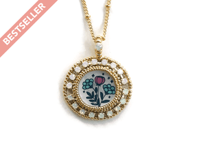 
            
                Load image into Gallery viewer, Flowers Are Blooming Beaded Pendant Necklace
            
        